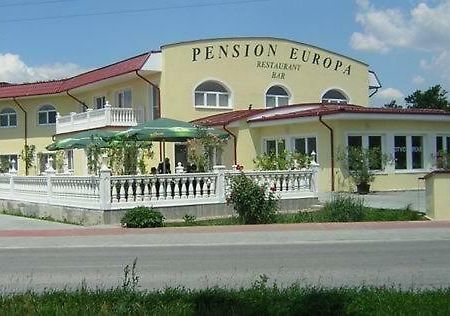 Penzion Europa Diakovce Екстер'єр фото