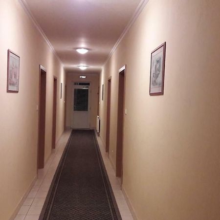 Penzion Europa Diakovce Екстер'єр фото