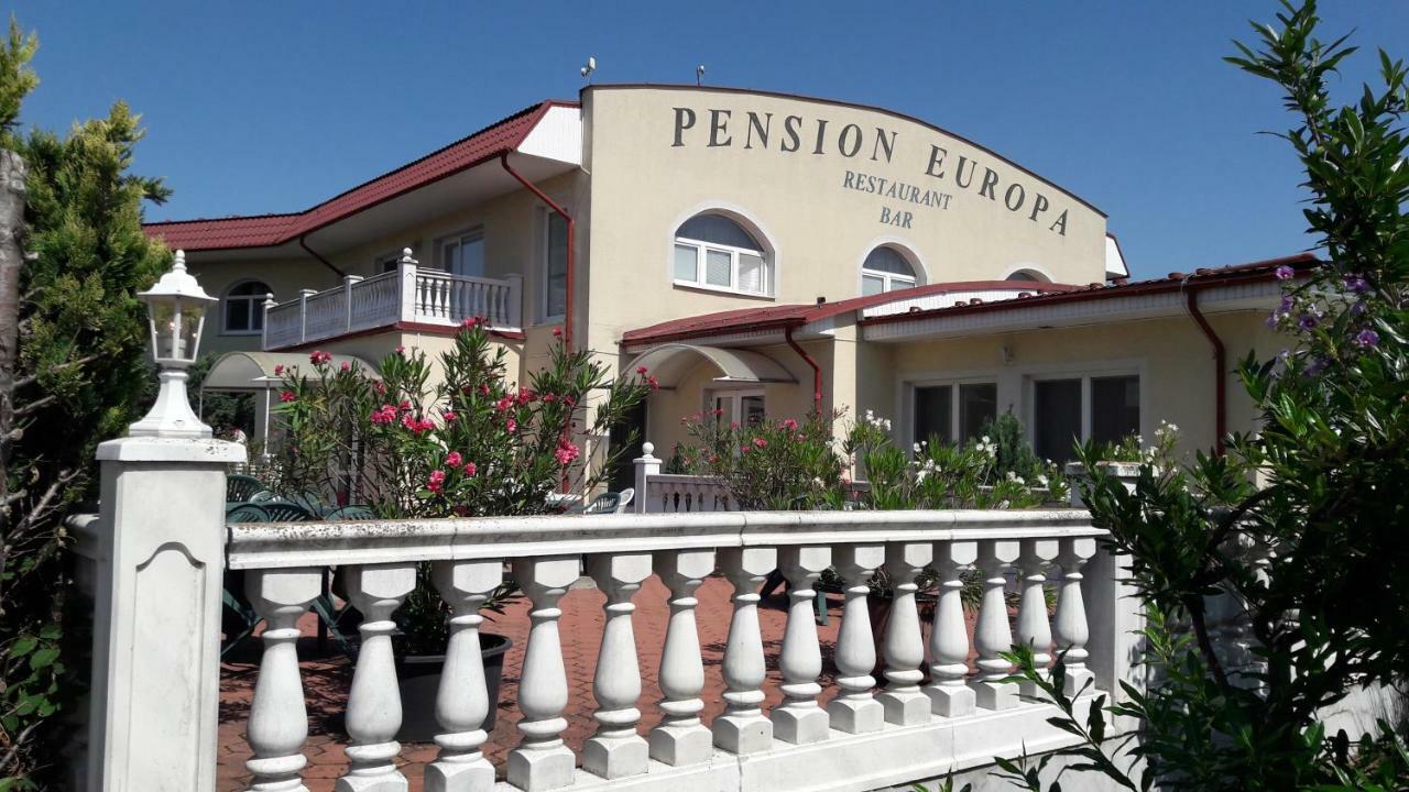 Penzion Europa Diakovce Екстер'єр фото